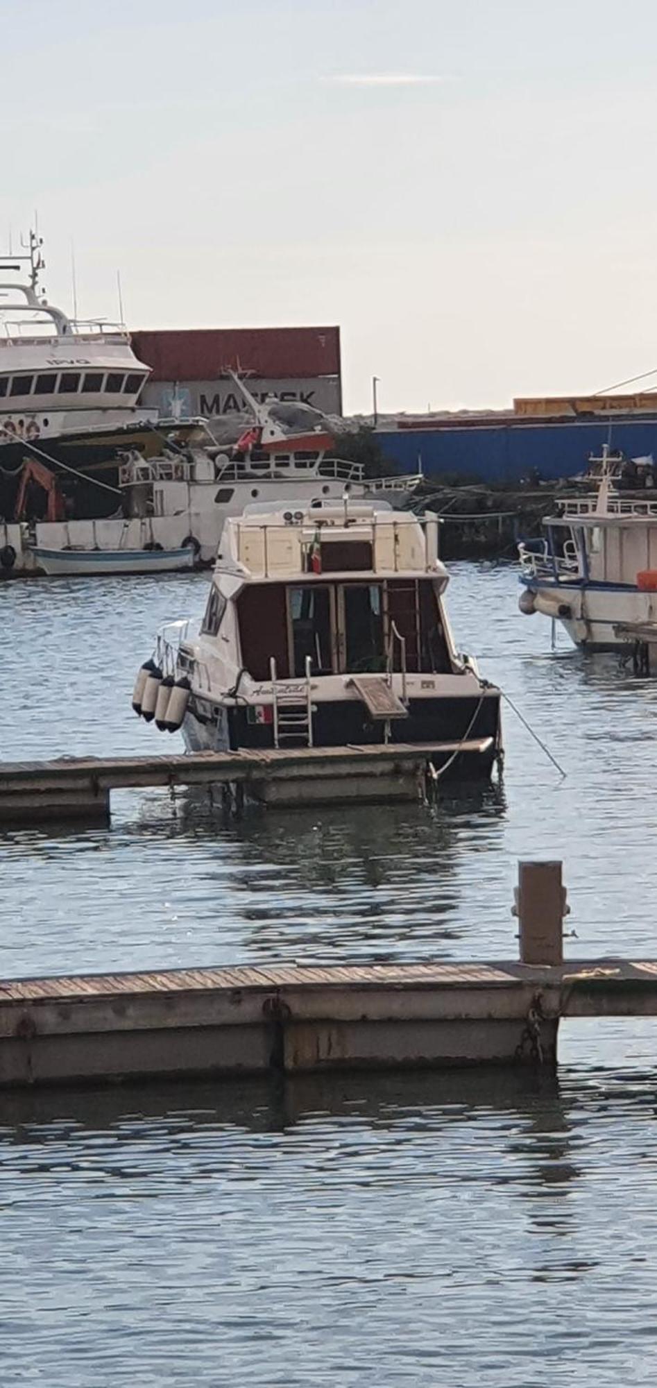 Salerno Yacht Hotel Стая снимка